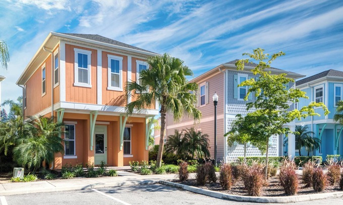 West Kissimmee Cabaña | Charming Cottage with Private Hot Tub near Disney with Margaritaville Resort &.