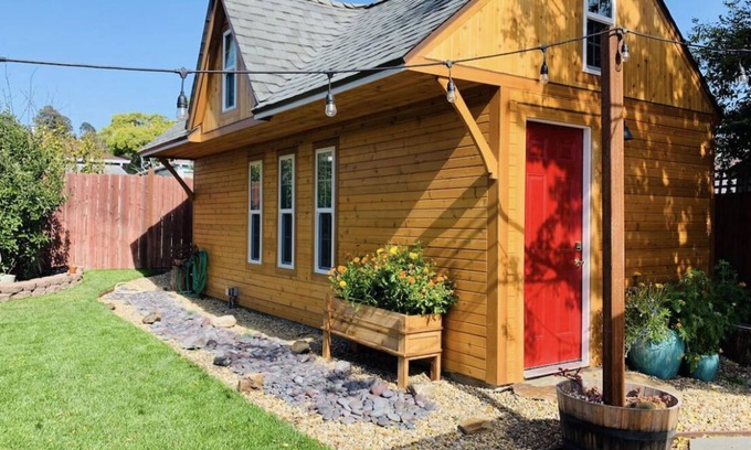 East Richmond Cabaña | Charming Cottage with Hot Tub and Yard