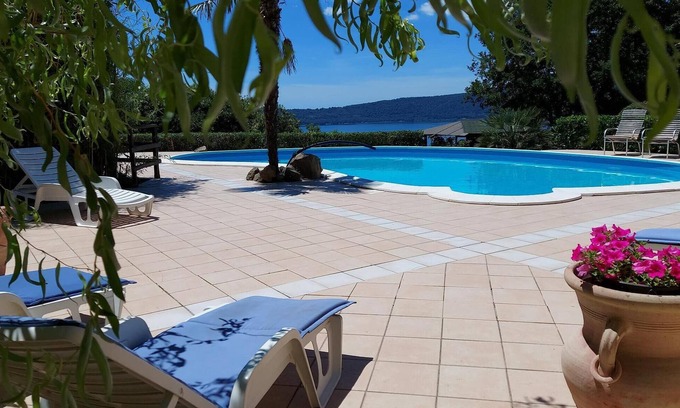Caprarola Casa | Charming Country House upon the lake near Rome with Hot Tub, View Pool Wifi