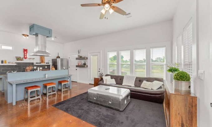 La Grange Casa | Charming Country Retreat Near Winery, and Brewery