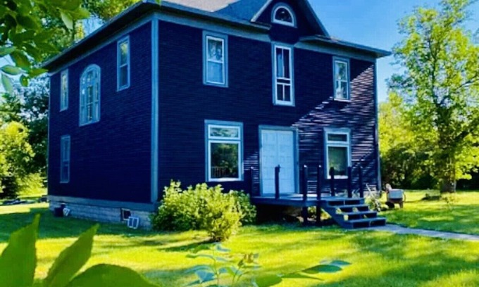 Pierce County Casa | Charming Country Victorian Farm House