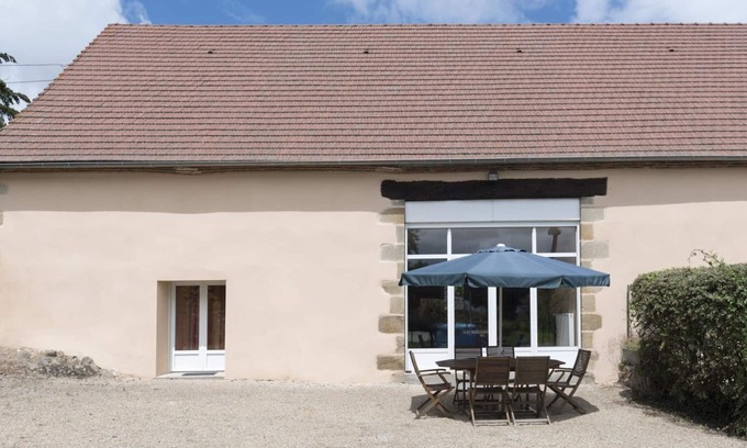 Cressanges Cabaña | Casa rural con piscina, jardín privado y entorno familiar cerca de la granja