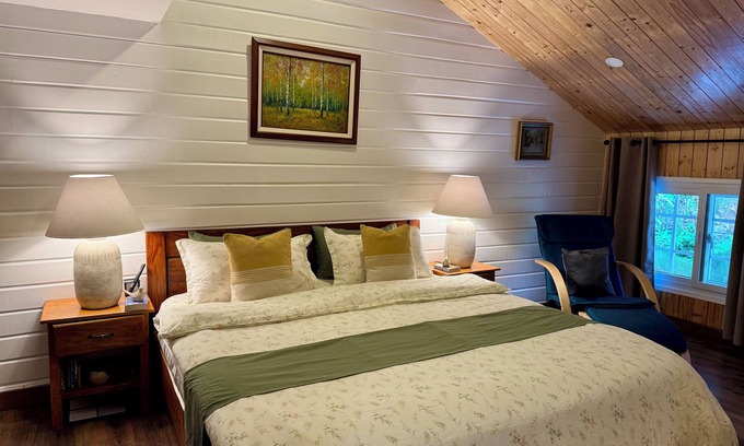 Baguio Cabina | Charming & Cozy Wooden Cabin in Baguio City