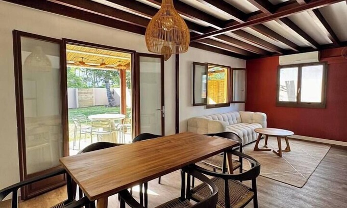 Etang Sale Les Bains Casa | Charming Creole house - Private access to the beach