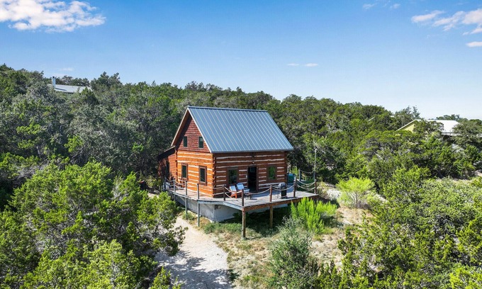 Fischer Casa | Encantadora cabaña de troncos personalizada: ¡perfecta para astrónomos y excursionistas!
