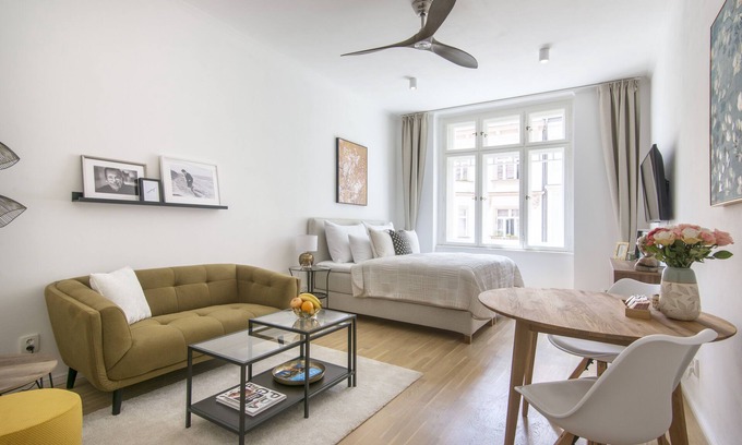 Andel Apartamento | Charming Designer Apartment by the River, FREE breakfast