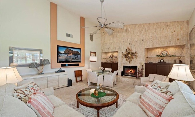Bermuda Dunes Condominio | Charming Desert Home On Golf Course!