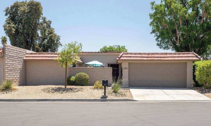 Cathedral City Condominio | Charming Desert Retreat in Cathedral City