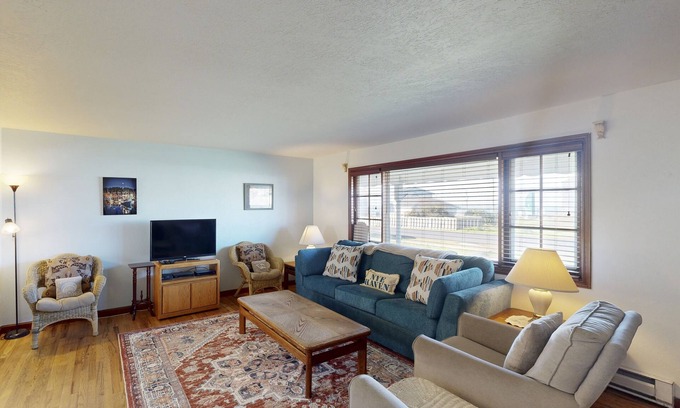 Newport Condominio | Encantador apartamento para perros con vista al mar - cerca de la playa y de las tiendas de Nye