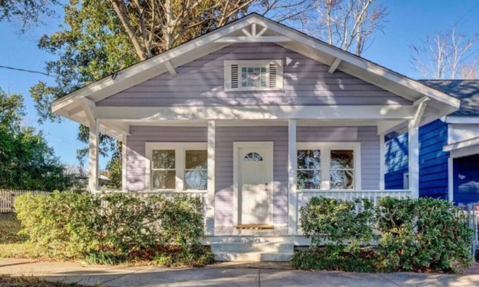 Wilmington Casa | Charming Downtown Cottage~Private Yard~Near Beach
