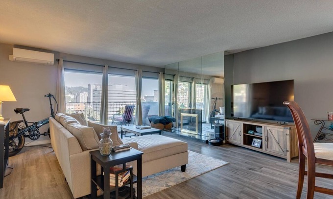 Downtown Portland Condominio | Charming Downtown Condo with a View