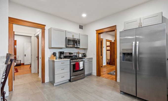 Ogden Casa | Beautiful Downtown Cottage-Quick access to everything! Remodeled & New Kitchen