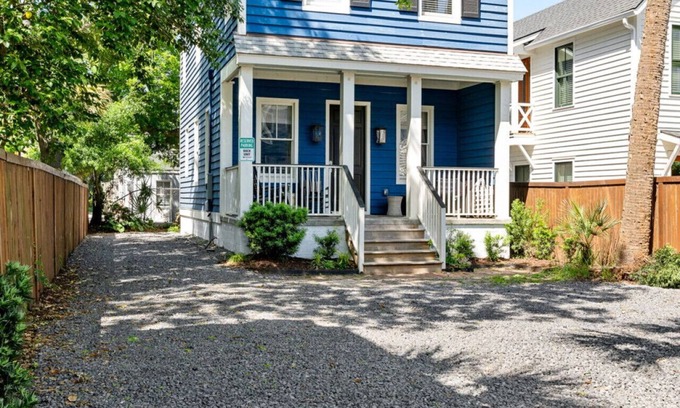 Westside Casa | Charming Downtown Home - St Philip St