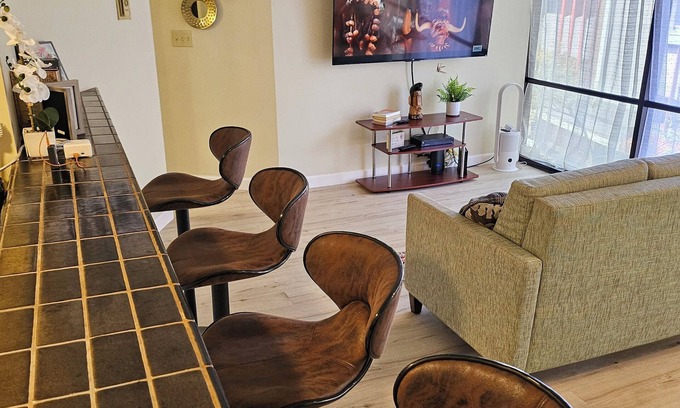 Downtown Honolulu Apartamento | Charming Downtown Honolulu Apartment: 1-bed, 1-bath, Full Kitchen & Washer/Dryer