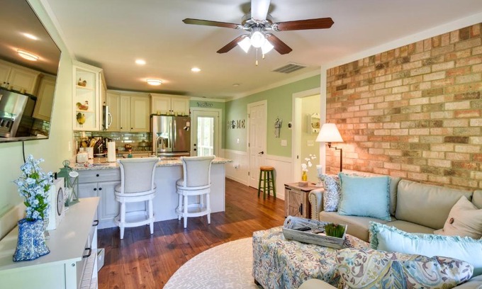 Watkinsville Casa | Charming Duplex 12 Mi to UGA and Sanford Stadium!