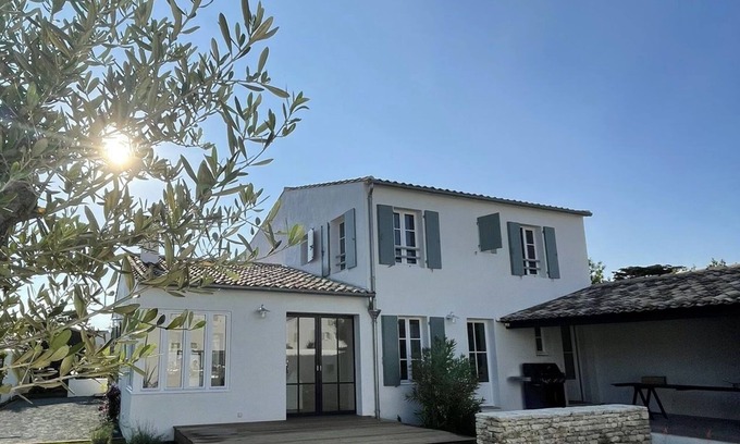 La Couarde-sur-Mer Casa | Charming family villa 2 min walk from the beach !