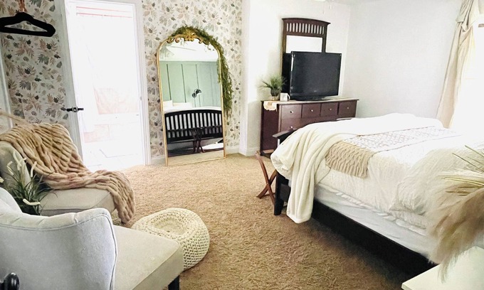 Ruckersville Casa | Charming Family Getaway Near Wineries & Skyline Drive; Sleeps 4; Short Stays OK