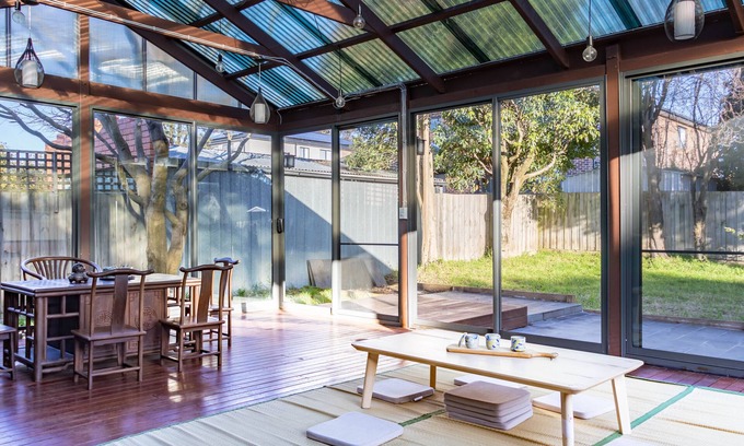 Glen Waverley Casa | Charming Family Home near Glen w AMAZING TEAHOUSE
