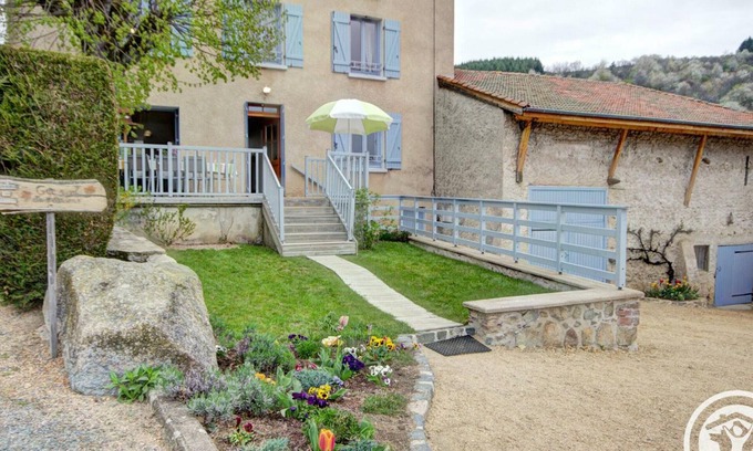 Cherier Cabaña | Casa acogedora en la montaña con terraza, jardín y actividades al aire libre
