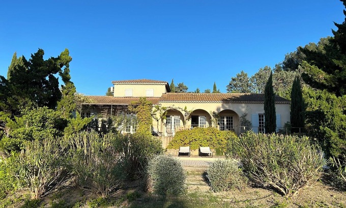 Eyragues Casa | Charming Family House, Garden and Swimming Pool in a pretty Provençal Village