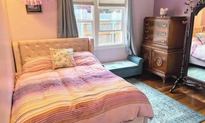 Jacoby Creek Casa | Charming Family Retreat in Town