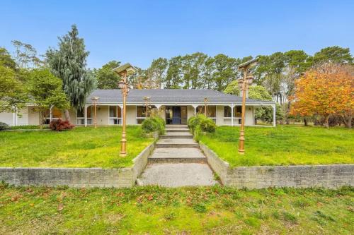 Hastings Casa | Charming Farm Stay 4BR Family Retreat Hastings