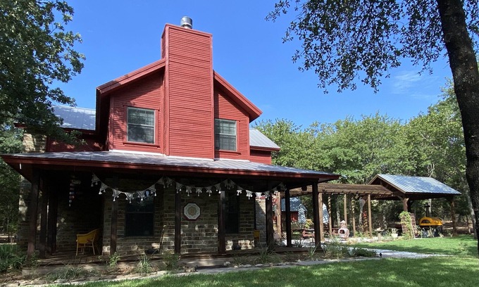 Decatur Otro | Charming farmhouse in the woods-rustic barn, pool, tipis, trails and tree house!