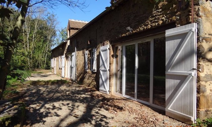 La Bazoge Cabaña | Casa rural reformada cerca de Le Mans, 5 habitaciones, jardín privado, parking y WiFi