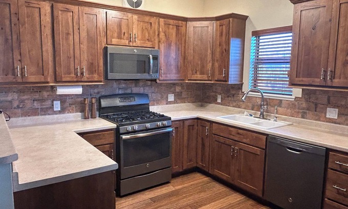 Eddy County Otro | Charming Farmhouse-2 bedroom in a quiet country setting only minutes from town.