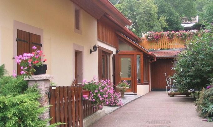 Breitenbach-Haut-Rhin Cabaña | Agradable gîte en hameau tranquilo con terraza, jardín y barbacoa