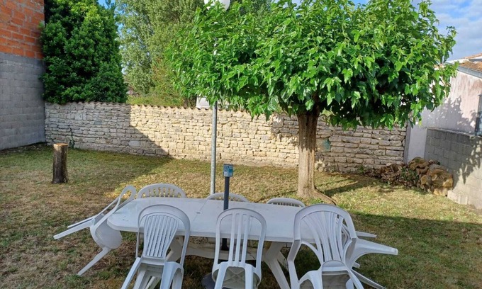 Le Grand-Village-Plage Casa | Charming Amicis house, just a few steps from the beach!