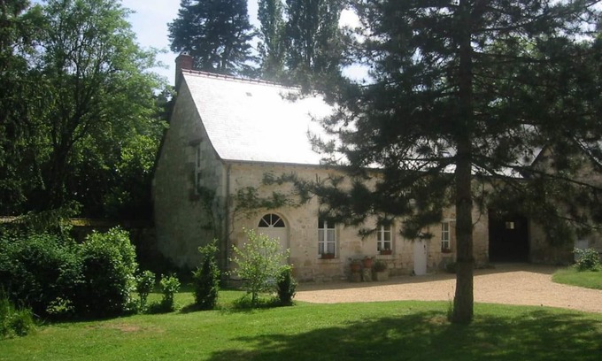 Saint-Benoit-la-Foret Cabaña | Casa rural en el corazón del bosque de Chinon con jardín privado y sala de juegos
