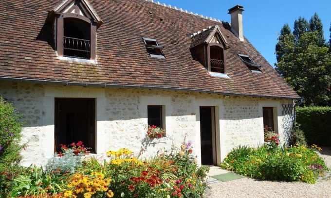 Saint-Jouin-de-Blavou Cabaña | Casa rural con gran jardín en Normandía, ideal para familias y amigos, equipada y cercana a La Perrière.