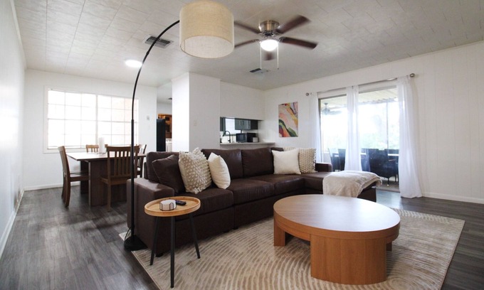 Houma Casa | Charming, Fully Furnished 4-Bedroom House w/ WiFi, AC, & a Spacious Backyard