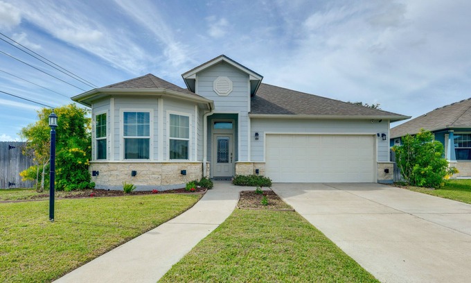 Fulton Casa | Charming Fulton Retreat < 1 Mi to Ocean & Pier!