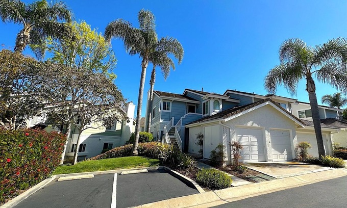 Carmel Valley Condominio | Encanto 2BD / 2BA con piscina y spa * disponible * 8 de octubre de 2019 $ 3,295 / m (1 mes mínimo)