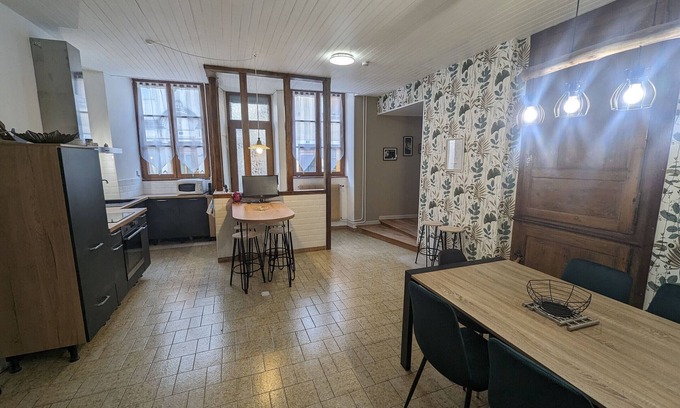 Chateauvillain Cabaña | Gîte familial au cœur de Châteauvillain avec 2 chambres, espace détente et équipements inclus