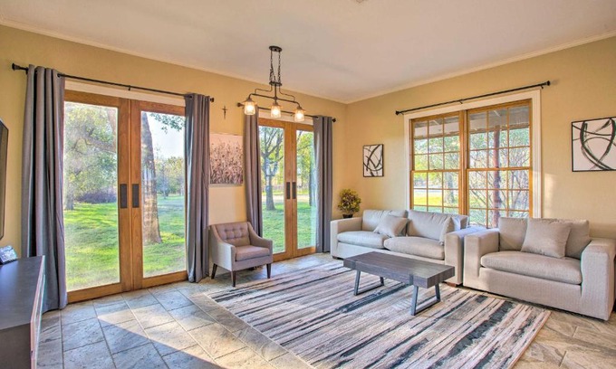 Gainesville Casa | Charming Gainesville Retreat Barn, Horses Welcome