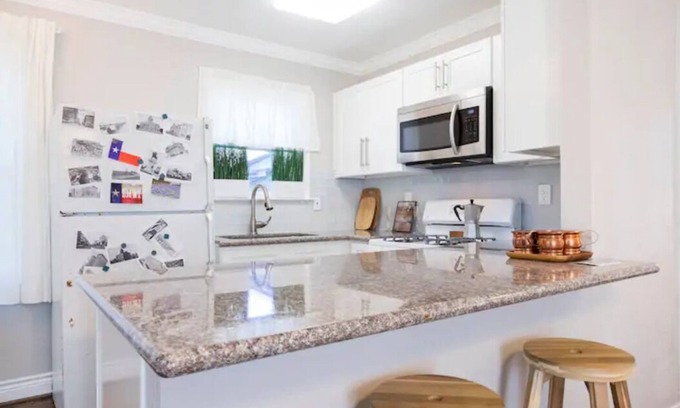 Montrose Apartamento | Charming Garage Apartment
