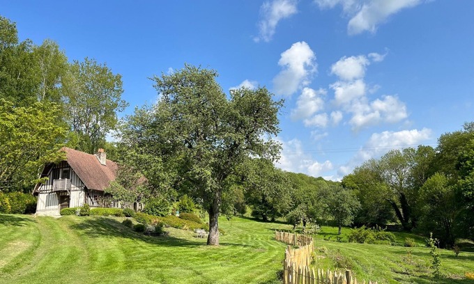 Le Breuil-en-Auge Casa | Charming gîte in the heart of a Normandy estate