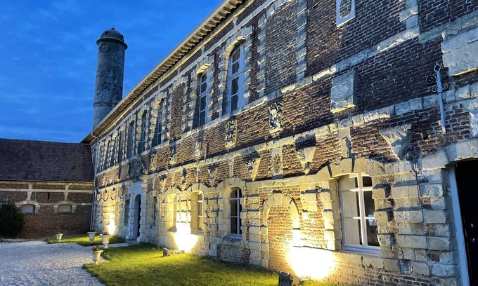 Esnes Otro | Charming gîte in a magnificent 12th-century château 1 hour from Lille and 2 hours from Paris