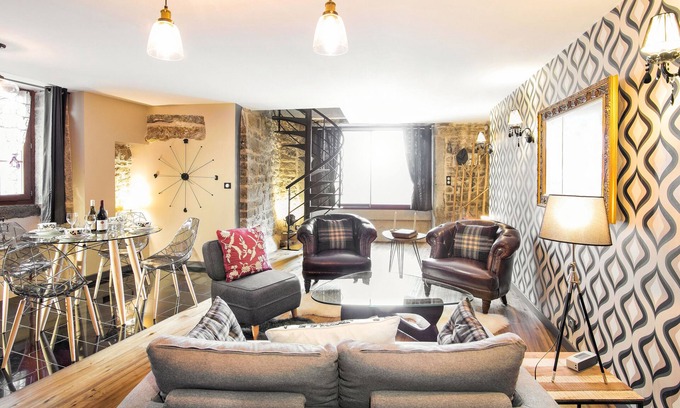 Nolay Casa | Casa rural con encanto en pueblo medieval a 1 minuto a pie de tiendas y restaurantes