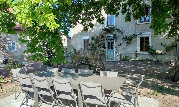Neulise Cabaña | Gîte familial avec sauna, jacuzzi et grand jardin sécurisé à Neulise