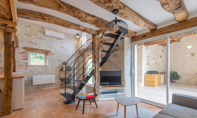 Aiguelèze Casa | charming cottage with hot tub and swimming pool in the middle of the vineyards