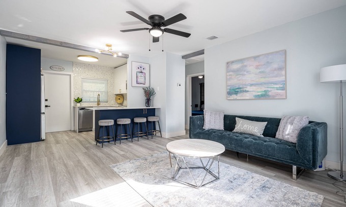 Lake Ridge Casa | Charming & Glamorous 2BR Retreat in Ft Lauderdale: Pool, Yard & Prime Location!
