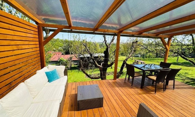 Jinonice Casa | Charming glamping in peaceful Prague with WiFi