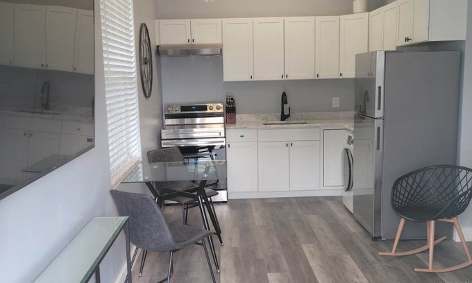Lake Worth Apartamento | Charming Guest House: Perfect Home Away from Home