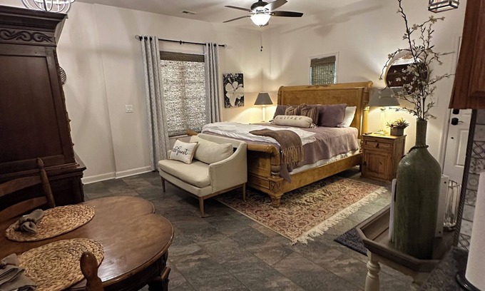 Old Town Casa | Charming Guest House - Walk to Village