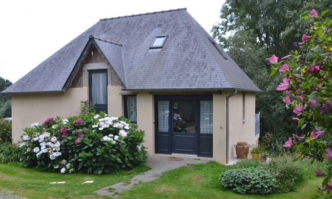 Le Mesnil-Rainfray Cabaña | Encantadora casa en la colina con vista natural