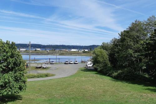 Campbell River Apartamento | Charming Hidden Gem- Ocean View and Marina
